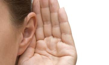 難聴とは何か、なぜ認知症に関係するのか。補聴器の購入において正しい知識を知っておくことが重要です。当店では安心して購入いただくため納得のいくまでご説明、調整をさせていただきます。
